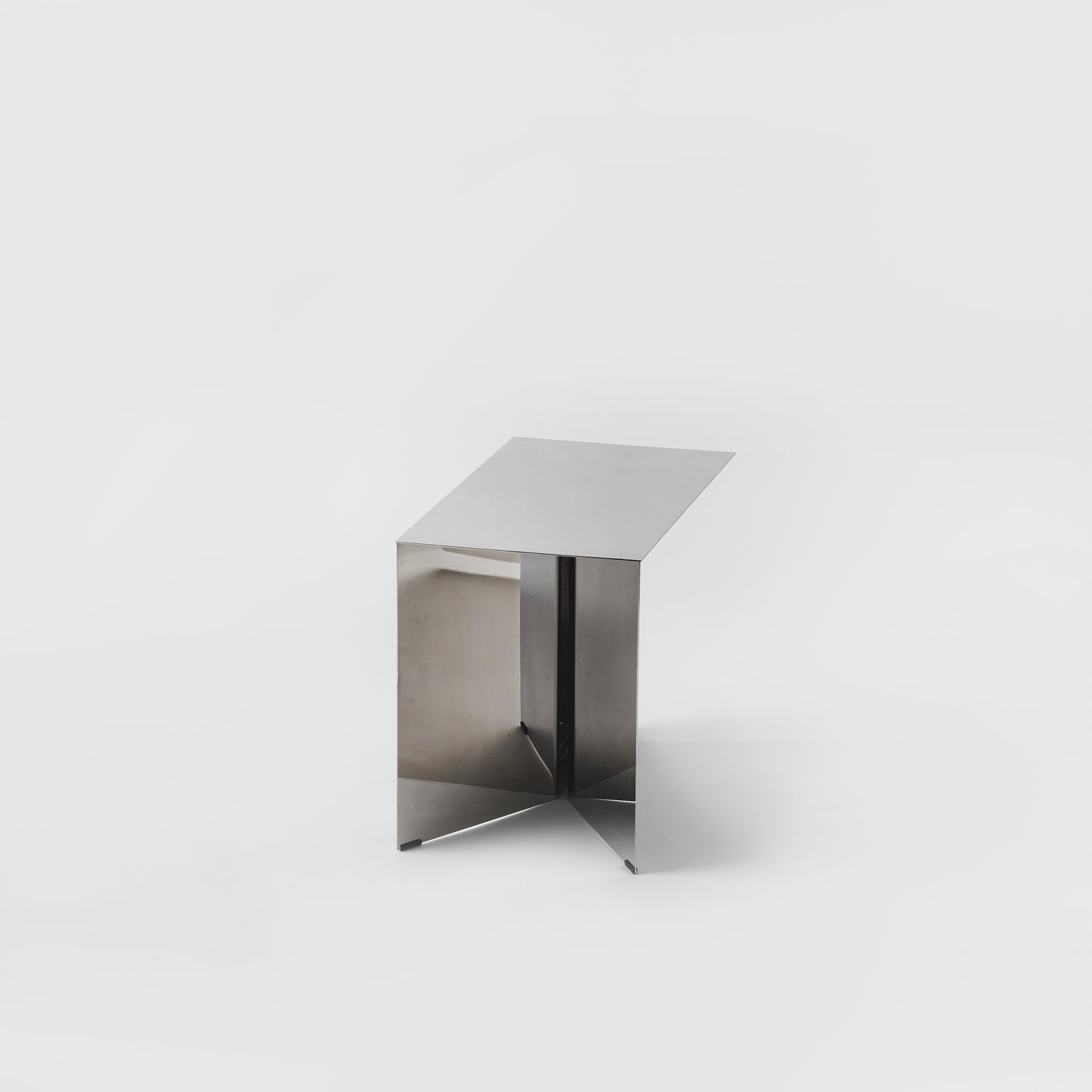 SOU Services｜Rental Chair : SLIT TABLE by HAY